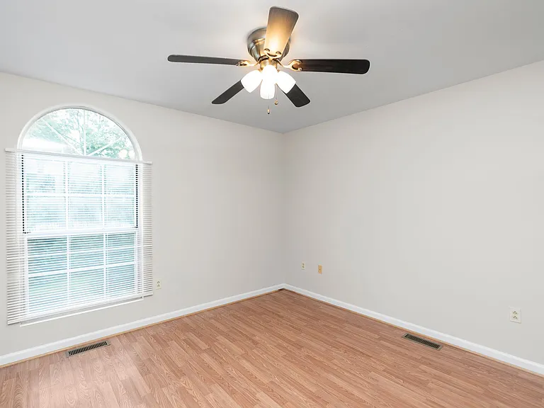 705 Ivy St #1 — Photo 14