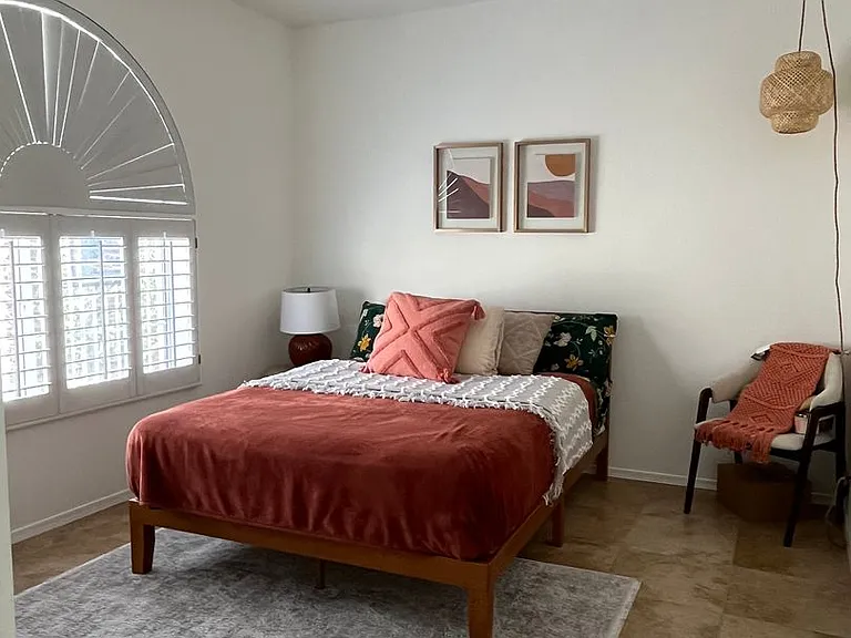 2056 E Desert Lakes Dr — Photo 13