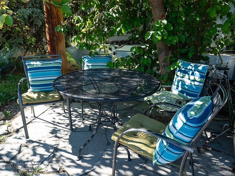 Listing photo 4