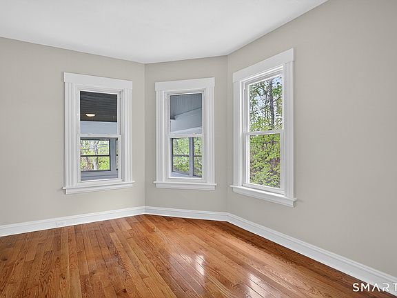 3rd image of 95 Parrott Ave