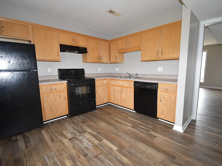 Peabody Dr - 362 (x4) — Photo 7