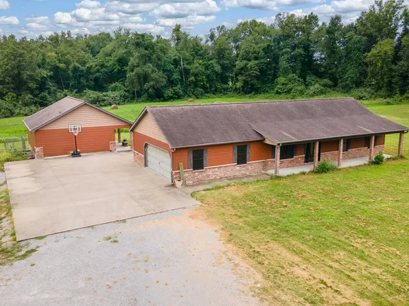 11203 Murrah Rd, Marion, IL 62959