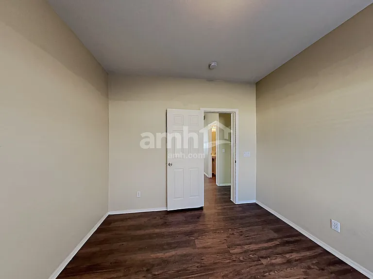 1517 S 115th Dr — Photo 16