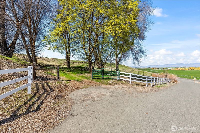 4th image of 1 Rolling Hill Drive