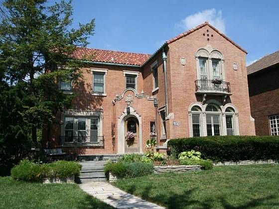 1st image of 1035 Forest Ave