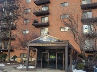 1321 Worcester Rd APT 607, Framingham, MA 01701