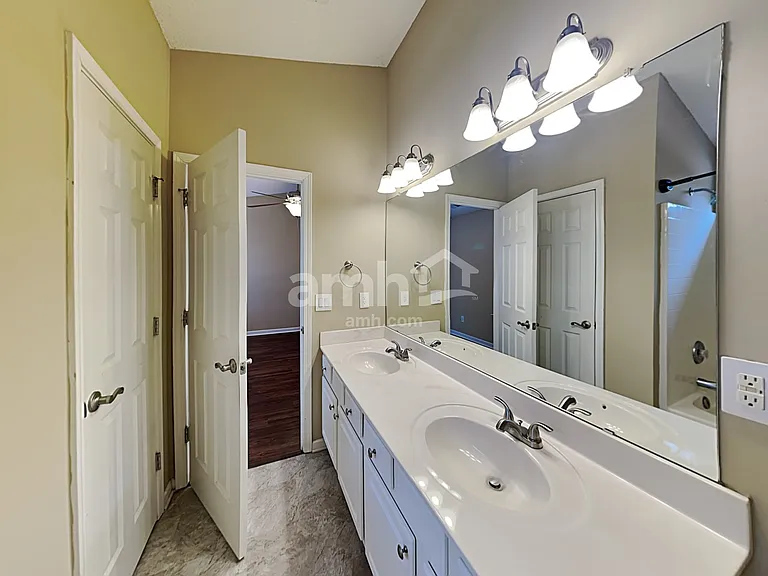8836 Laurel Run Dr — Photo 12