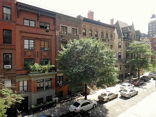 Rented by Balass Ralph, LREB | media 35