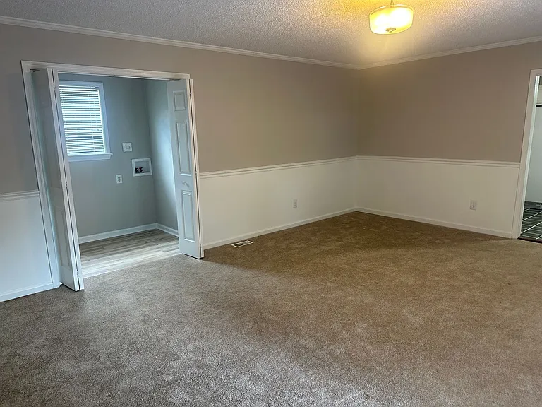 413 Milburn Ct — Photo 4