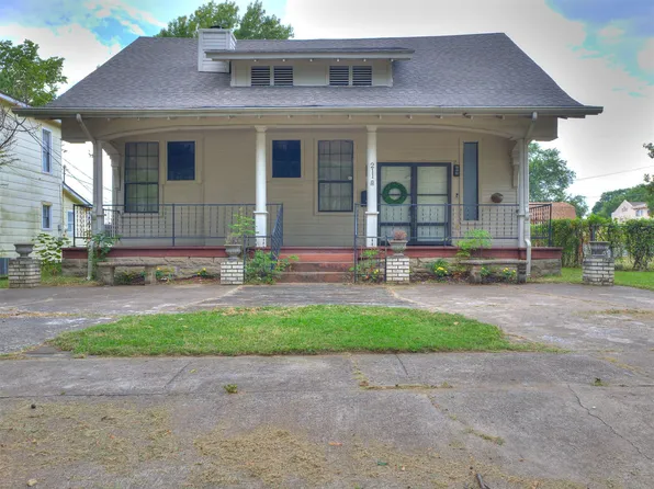211 N State St, Wagoner, OK 74467