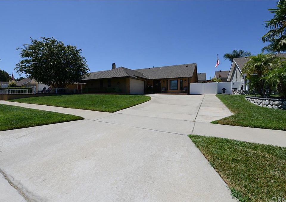 1st image of 14748 Maywood Dr