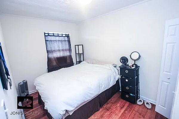 Rented by Jonis Realty | media 3