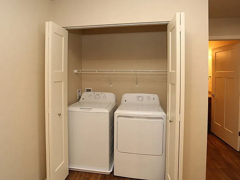 BIRCH CROSSING APARTMENTS — Photo 19