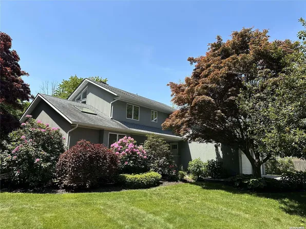 107 Promenade Drive, Riverhead, NY 11901