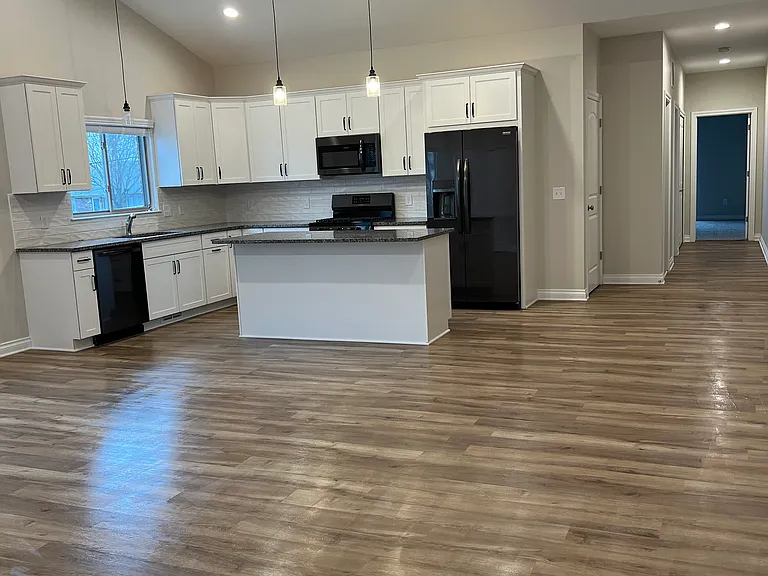 308 E Washington St — Photo 15