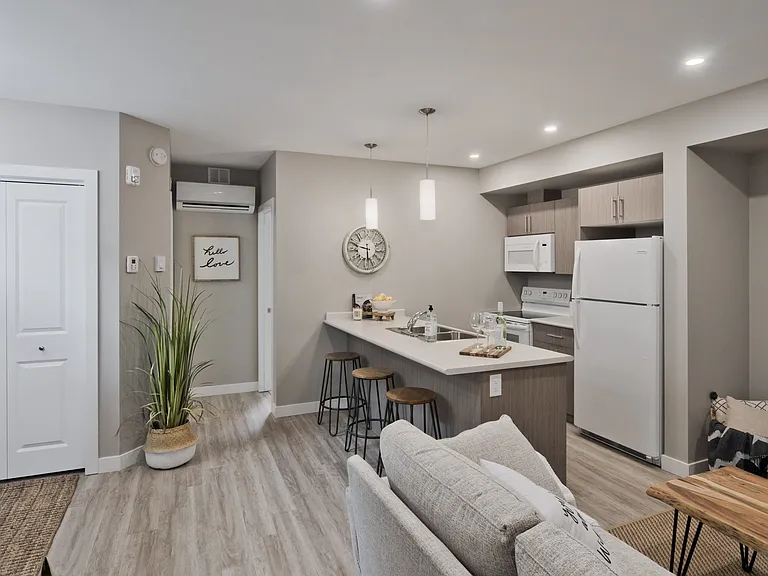 200 Hillbrook Dr — Photo 18