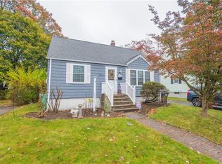 105 Fordson Ave, Cranston, RI 02910