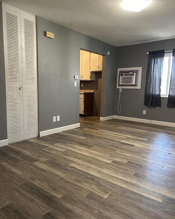 1st image of 1221 E Broadway