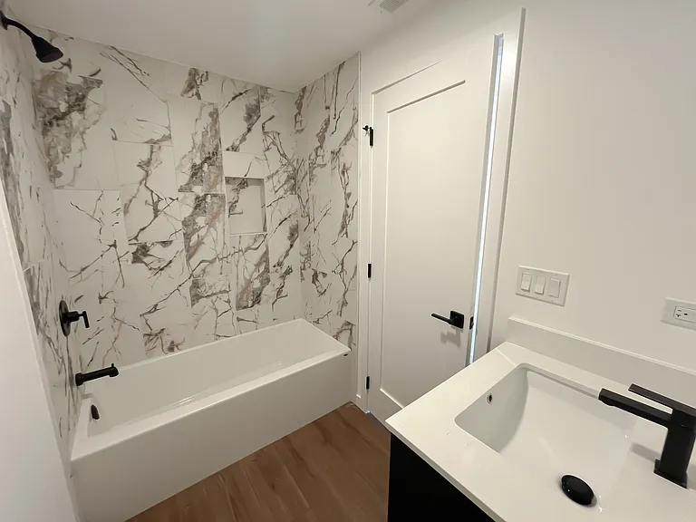 3710 N Kenmore Ave #2 — Photo 9