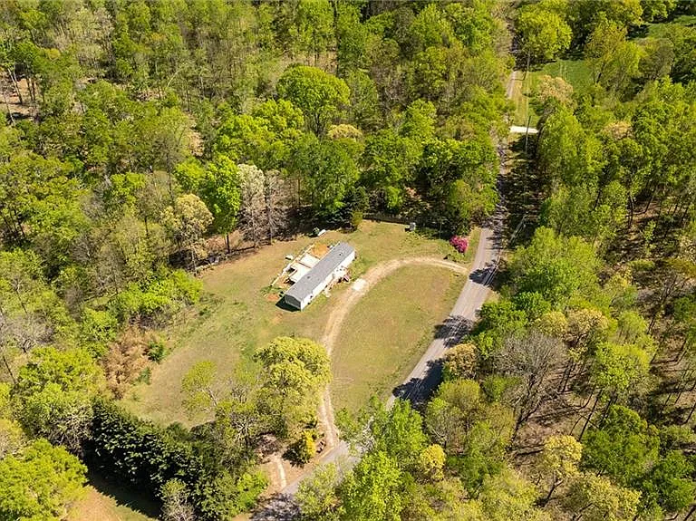 4201 Dunagan Rd — Photo 36
