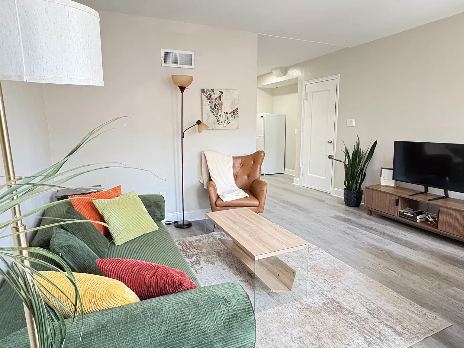 1 bed, 650 sqft, $1,980 — Photo 2