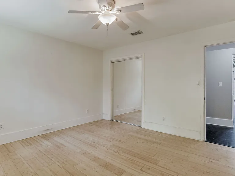 4227 Sandy Bluff Dr E — Photo 11