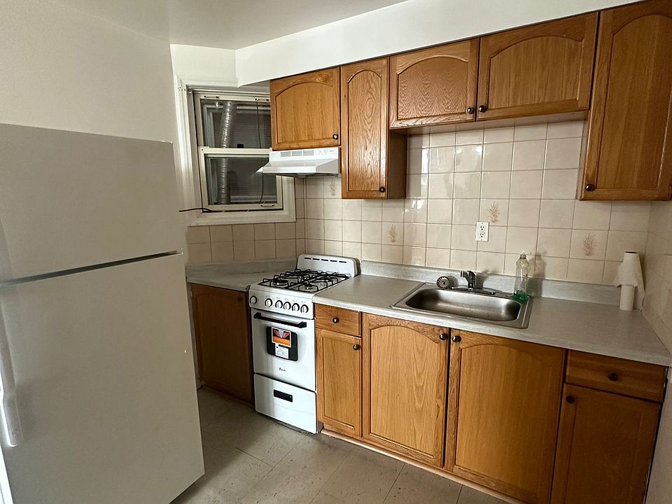 1st image of 20-40 42nd St #2
