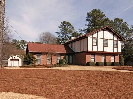 2nd image of 438 Cole Dr