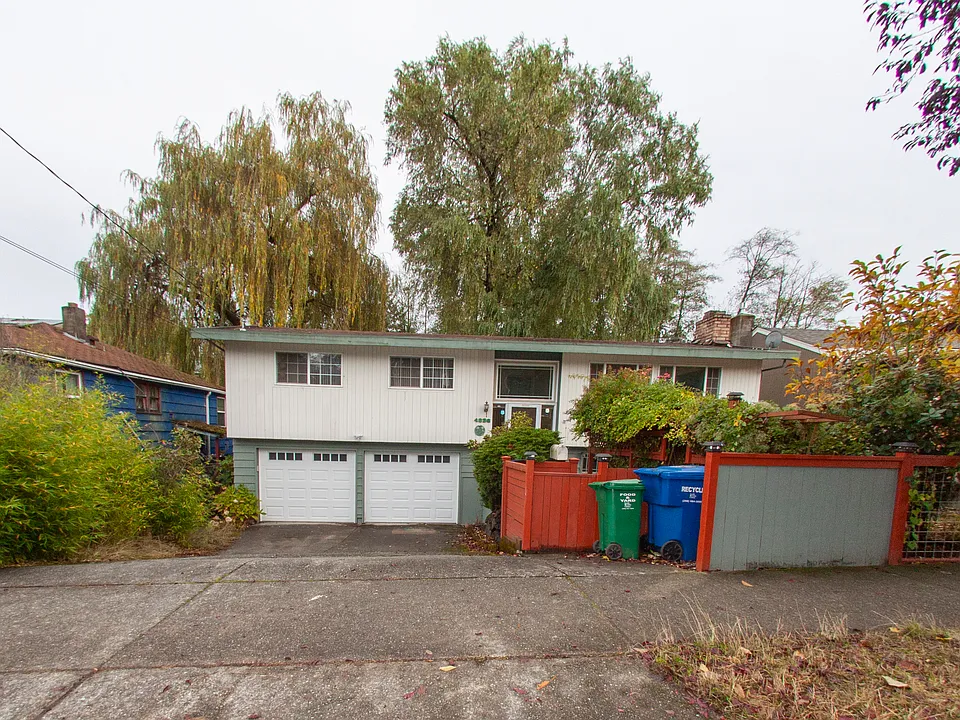 4826 26th Ave SW