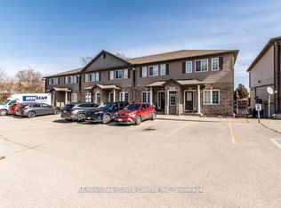 38 Howe Dr #8B, Kitchener, ON N2E0E3