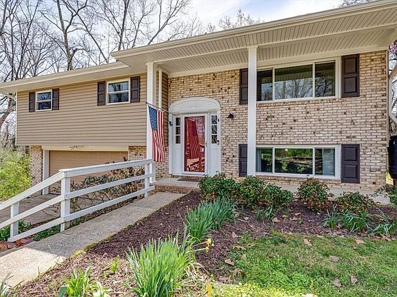 3rd image of 620 Mountain Wood Dr