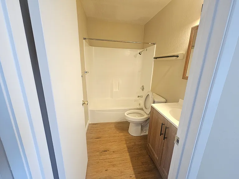 3417 Fairview Dr — Photo 10