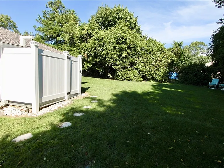 113 Renfrew Ave — Photo 17
