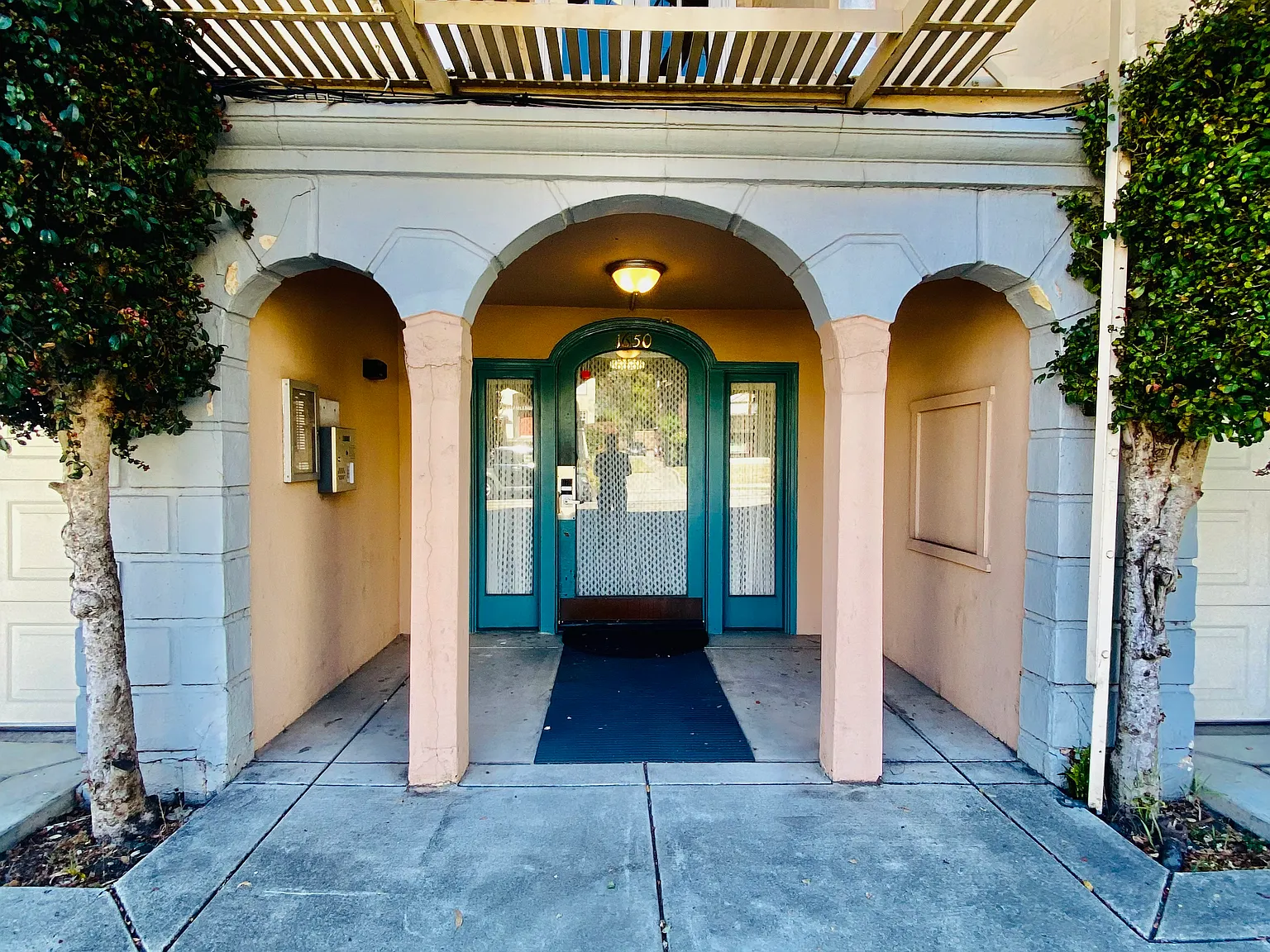 1650 Oxford Street — Photo 2