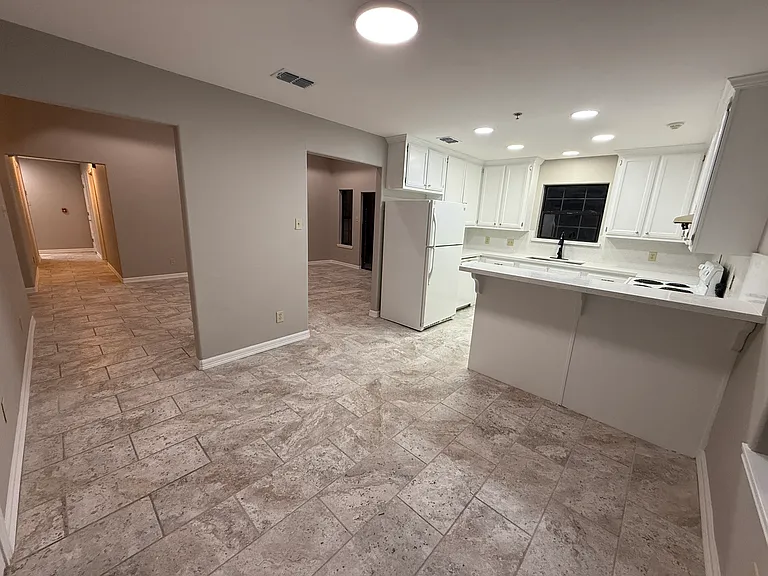 2501 Blue Ridge Dr — Photo 4