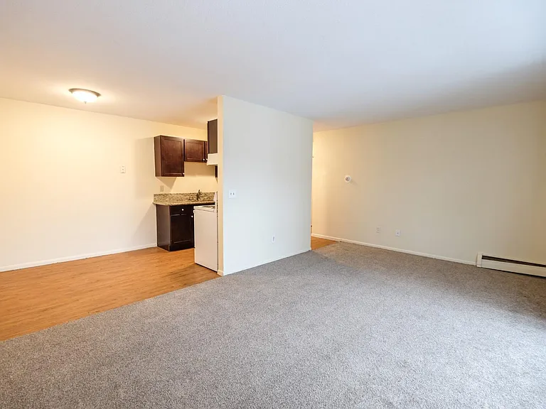 Cedar Avenue Apartments — Photo 35