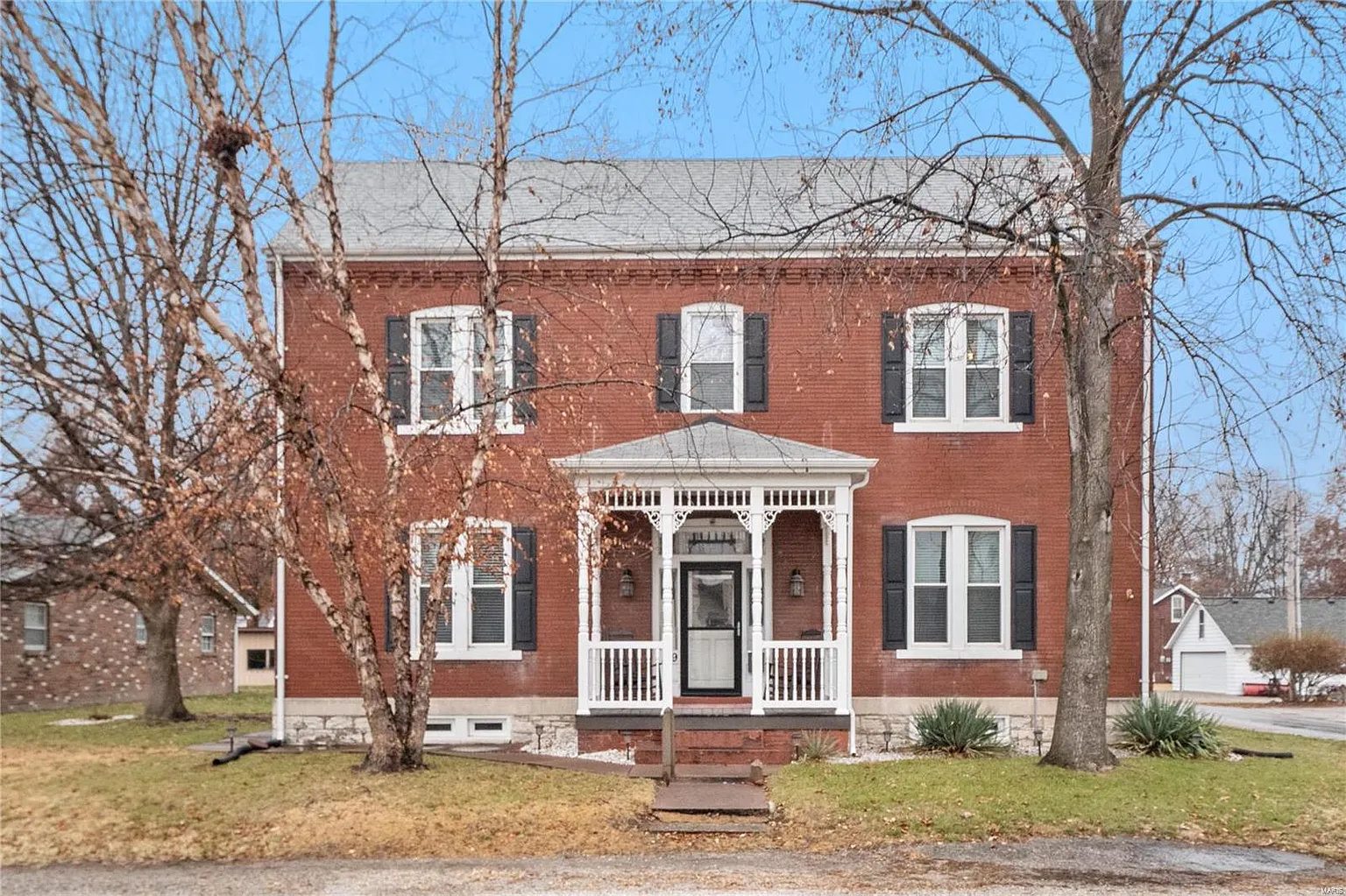 119 E Mill St photo 1