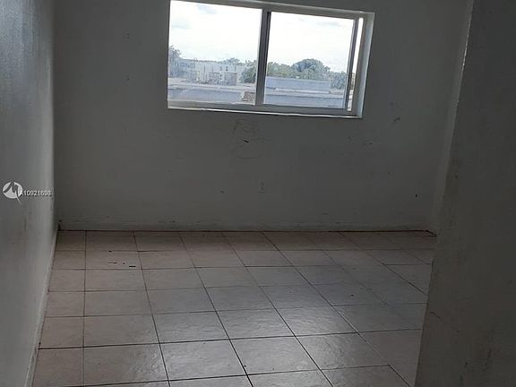 5th image of 13285 NE 6th Ave #S410