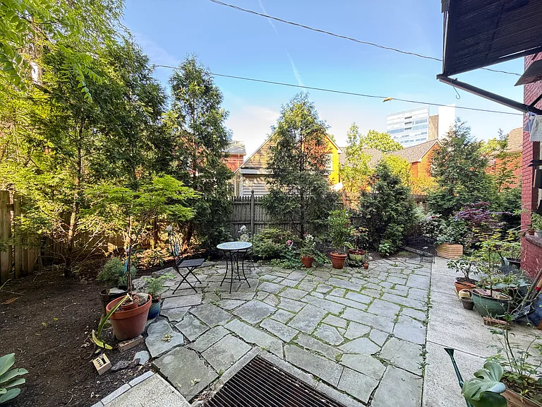 201 W Huron St #D — Photo 23