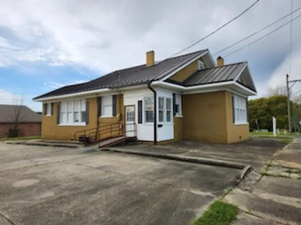 103 N 5th St, Leesville, LA 71446