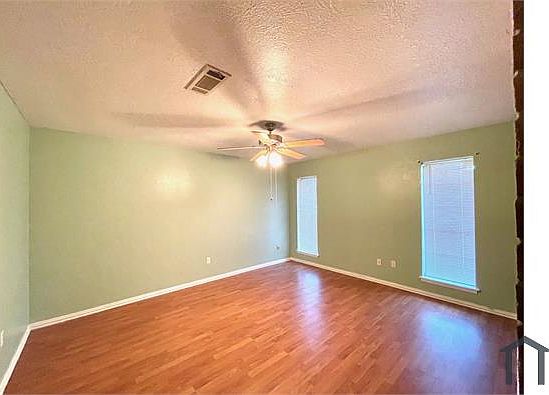 5th image of 3103 Woodstone Dr