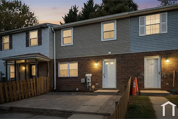 648 Glynock Pl