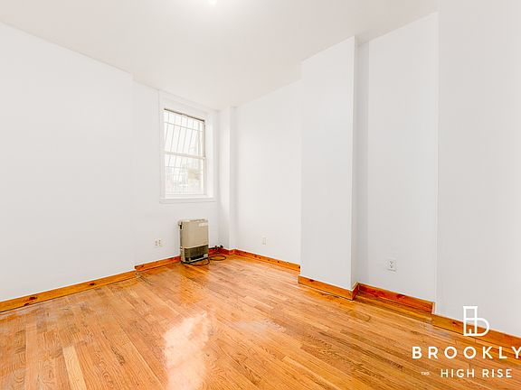 5th image of 1505 Gates Ave #1B