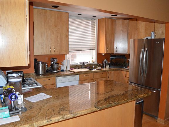 4th image of 2245 N Greenview Ave #1F