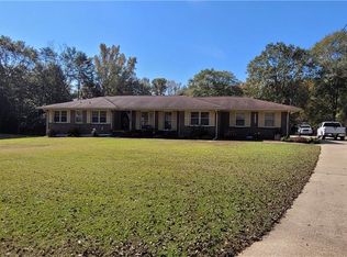 1809 N 3rd Ct, Lanett, AL 36863