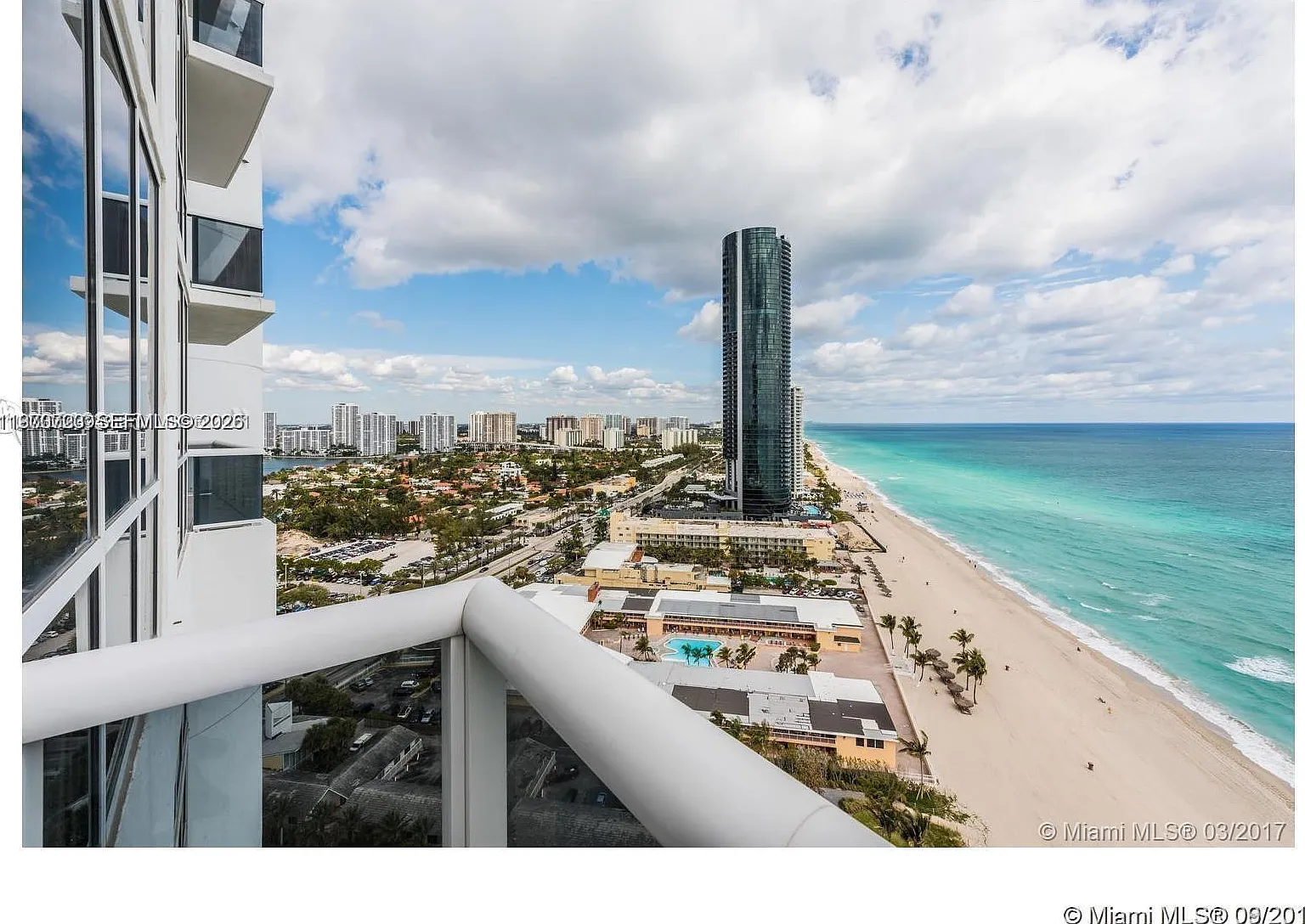 Trump Royale Condo — Photo 1