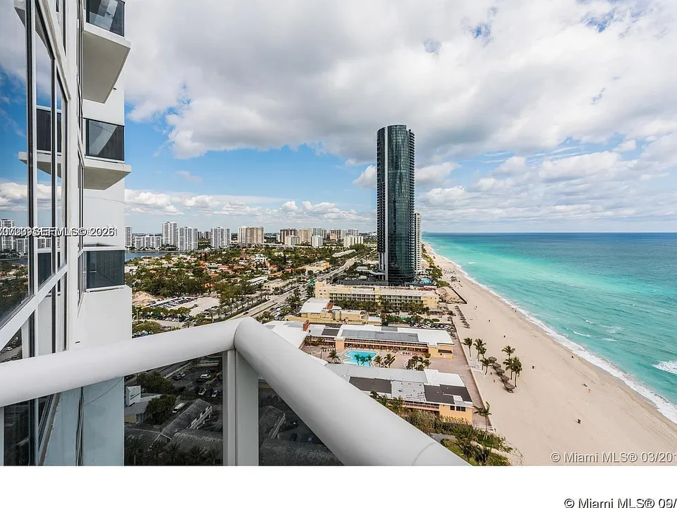 18201 Collins Ave #4808