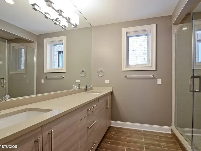 3749 N Sheffield Ave #4 — Photo 4