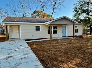 106 Newton St, Hartford, AL 36344