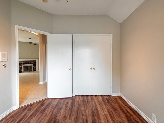 5th image of 7012 Chateau Dr